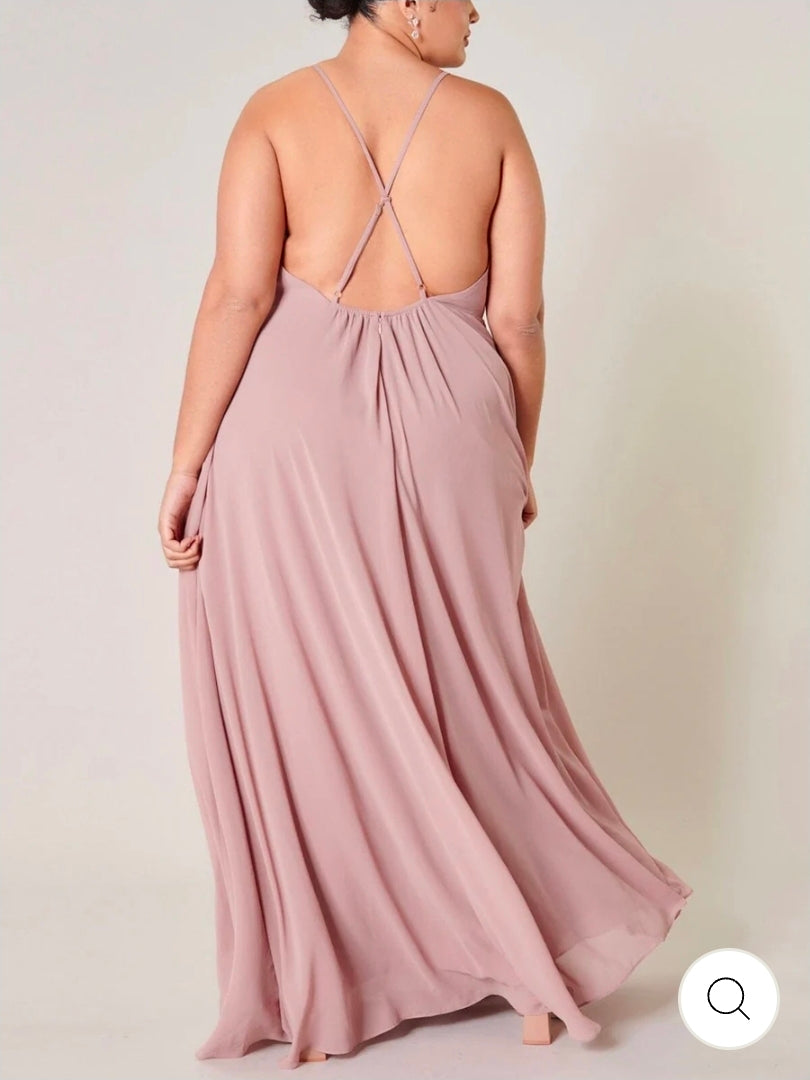PLUS SIZE SLEEVELESS OPEN BACK MAXI DRESS