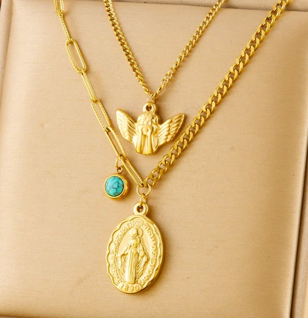 Gold oval layered set