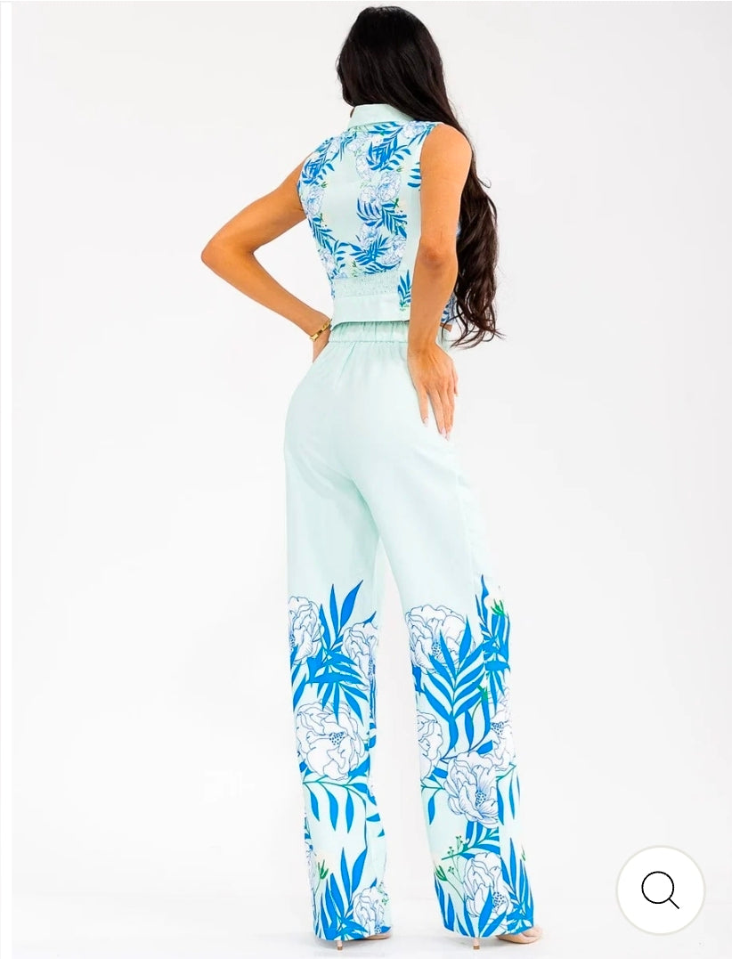 Effortless Vibe WOMEN'S SLEEVELESS CROP TOP & BUTTON CLOSURE PANTS FLORAL PRINT 2PC. SET
